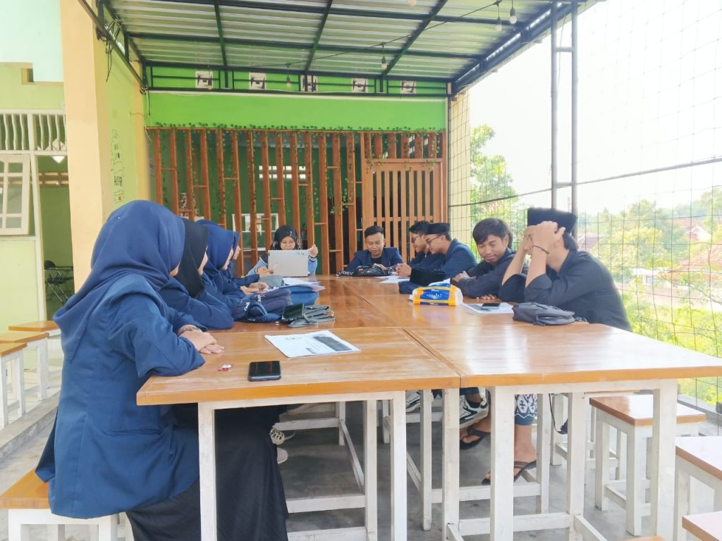 HMPSPAI Press- Friday 16 June 2023 , Islamic Religious Education Student Association (HMPS PAI) IAI Khozinatul Ulum Blora held an upgrading event and work meeting (Raker) on the campus terrace . This working meeting aims to discuss various programs and activity agendas that will be carried out by HMPS PAI in the future. One of the important things discussed in this working meeting was upgrading or updating the HMPS PAI organization. In the event, all management presented plans to improve the quality of the organization through overhauling the organizational structure and improving the quality of human resources. It is hoped that this upgrade will make HMPS PAI more effective and efficient in carrying out its duties and functions as a student organization. Besides that, The HMPS PAI management also discussed activity programs that will be carried out in the future, like a seminar, workshop, and social activities. Enthusiastic, HMPS PAI members discuss and provide ideas or input to each other to develop these programs so that they can provide optimal benefits for students and the wider community. Burhan Always Chair of HMPS PAI said that "This working meeting is very important to ensure that the organization can run well and provide maximum contribution to study program students. Through this working meeting, we can identify various problems and challenges faced by organizations. We can also discuss solutions and strategies to overcome these problems and formulate programs that can provide benefits to students and society," ujarnya. Ibu siti Nurkayati M, Pd. as the head of the Islamic Religious Education Study Program, in his speech he explained, "HMPS must always synergize with the Islamic Education Study Program itself and please friends of HMPS to be as creative as possible to create work programs that suit student needs., always sharpen yourself to make changes in order to create something better and adapt in today's digital era, Apart from that, mutual trust,Working together collectively and throwing away egos in each field is very important for the future progress of HMPS PAI. "Because in the organizational realm, the most important thing is communication because an organization will not function withouhe saidt; ,” Ujarnya. The HMPS PAI working meeting was attended by all administrators and heads of Islamic religious education study programs and ended with the signing of the minutes of the working meeting. It is hoped that with this working meeting, HMPS PAI can progress and develop as an organization that is committed to contributing to education and students.