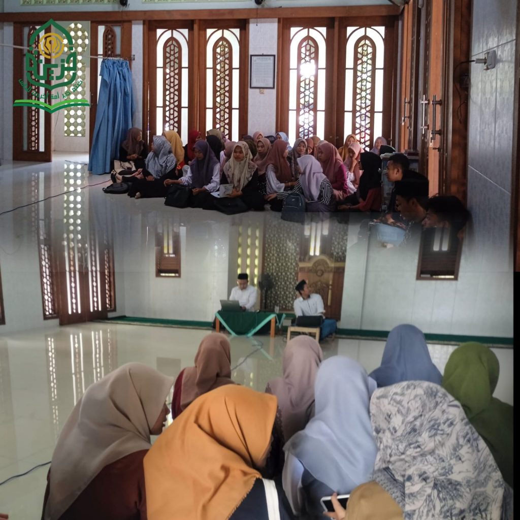 DemaPers- Leaders of IAI Khozinatul Ulum Blora Held Guidance for Scholarship Recipient Students and socialization with academic supervisors at the Al Mosque - Hamidah at the Khozinatul Ulum II Islamic boarding school. On this occasion, Ahmad Syaifulloh attended,M, Pd. I as Deputy Chancellor I, muhammad Nabil ,S.Sy., M.Ag as Deputy Chancellor II , Ahmad Saiful Rizal,M.Pd as Deputy Chancellor III, Dr. Kh.Nur Ihsan, Lc., MA. As Deputy Chancellor IV , Students receiving Bidikmisi and KIP College scholarships. In its construction and direction,Ahmad SaifPd Rizal M,Pd. As Vice Chancellor III conveyed " Several things for students include those related to learning materials where students are expected to study diligently, follow all applicable provisions and regulations and can adjust their academic activities according to the existing academic calendar, More related to Scholarship Assistance 1 Desa 2 Undergraduate and KIP College Programs. The plan is that we, from the leadership, will provide more or less guidance 3 meeting times in one semester. and every semester, we from the leadership will check the Semester Study Results, if there are students whose grades are less than 3.0 , follow-up construction will be held. My hope is that students who receive scholarships from both the Regency Government and KIP for college can achieve minimum Academic and Non-Academic Achievements 1 in every semester. He also advised all students who received scholarship assistance to be able to use and be responsible with the scholarships they received, can carry out the obligations that must be carried out as a scholarship recipient, one of which is by collecting accountability reports, can be active as a student by carrying out the tasks given completely and well." Ahmad Saifulloh M,Pd.I as Deputy Chancellor I. "Congratulations to students who have passed the scholarship acceptance selection. Bidikmisi students must be different from regular students. Must be an exemplary student who excels in academic and non-academic achievements. He hopes that every scholarship recipient student will be able to achieve both academic and non-academic achievements. The aim of having this mentor is to create students' academic potential.. he explained." Muhammad Nabil, S, Sy., M.Ag. As DeMuhammad Nabilr II reminded all scholarship recipients to fulfill all their rights and obligations. "From 50 registrar only 25 those who qualify become Bidikmisi recipients, then it should be grateful. How to be grateful with a serious lecture, hardworking, Best GPA above 3.00, pass on time, active in organizations and most importantly have noble character,he explained. It is known that the KIP Kuliah bidikmisi scholarship comes from the state, and Scholarships 1 Desa 2 Villageelor's degree from Regency government, so use it wisely. Educational financial assistance will be provided while you are an active student, four years. Can be used for UKT payment purposes, living cost, and college support needs. His last " We hope that students who receive this scholarship must have enthusiasm for studying and can achieve academic and non-academic achievements. by providing district government scholarships and KIP, this college aims to educate a generation of intelligent and superior students " The lid. Information : Yusron Ridho Nurfatoni.
