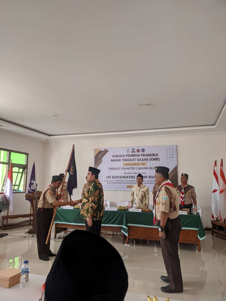 IAIKUPers-Saturday (11 Mei 2024) located in the IAI Khozinatul Ulum Blora building,The Opening Ceremony for the Basic Level Advanced Scout Coaching Course was held (KMD), the ongoing event begins 11 may arrive 16 Juni2024, followed by 87 prospective Kwaran builder. In his speech the Chancellor,represented by Ahmad Labib Hilmy S,Ag. as Secretary of the Rectorate said congratulations to the participants of the Basic Level Advanced ScouKMDraining Course (KMD), Hopefully by holding this activity the participants will become individuals with character, commendable character, independent, spirit of hard work and discipline. "Hopefully you will become people with knowledge and technology who are useful for society and the nation," he added. In his mandate, the Regent of Blora, Arief Rohman,M.Si said that the scout movement is a non-formal educational institution outside of school, which is used as a medium to build oneself, building units and building communities. The scout movement has been able to prove its role in building the character of the younger generation according to its vision "the younger generation must have a tough mentality to face the challenges of the future," he said.. Further, On this occasion I invite all KMD participants who work as teachers, who always stands in front of our children, Be an example and role model to the younger generation. Enrich knowledge, skills and experience.” follow this course well, "disciplined and full of enthusiasm," hoped the Regent of Blora. Attend the event,Regent of Blora,Rectorate Staff ,Kwarcab, The Dean along with the Head of the Faculty of Teacher Training and Education Study Program and the course participants. Still in the speech from the Regent of Blora, The KMD course is the most basic starting point for prospective scouts to obtain the legality of cultivating scout members in the front group, Through this KMD, participants will later obtain a Development Rights Certificate (SHB) "The implementation of this activity is an ongoing effort by the scout movement organization to empower itself by increasing all the potential resources possessed by the scouts., "later the participants will have great dedication and responsibility for the future of the Indonesian nation and state," he stressed. Information: Yusron Ridho Nurfatoni