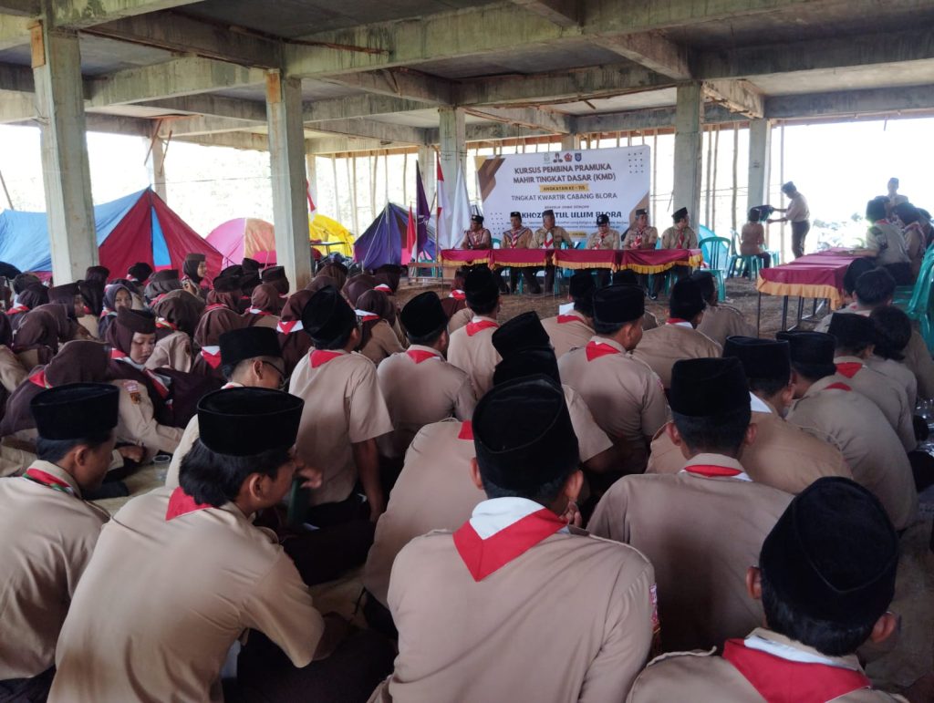 IAIKUPers-Sunday (16 June 2024) Closing of the Basic Level Advanced Scout Coaching Course was held (KMD) Faculty of Education and Teaching IAI Khozinatul Ulum at Bumi Perkemahan,Nglangitan Village, Tunjungan District , Blora Regency. In his speech, Deputy Chancellor III,Brother Ahmad Saiful Rizal M,Pd congratulated the best participants and at the same time provided tips for mentoring success for this year's KMD hatchling participants. " I congratulate all the participants who have completed all the networks from KMD . However, "That is not a measure of the success of coaching in the next group, but it is the sincerity and tenacity of the brothers and sisters that will be the main key in achieving success as coaches in the future." Sis Slamet Pamuji, S,HUM as KAKWARCAB Blora in his message said "as the course leader reports that the KMD activities were carried out based on studies carried out by Pusdiklatcab to increase the number of coaches with advanced qualifications within the Blora Branch Kwartir. This course is expected to be a solution to the disproportionality between the quantity of students and instructors. "One of the obstacles to the development of scouting within the Maros Kwarcab is that the ratio of the number of coaches to students is not yet ideal.. So therefore, several effective steps need to be implemented to produce quality coaches." explained "We hope, after all of you have completed the KMD process, "Brothers and sisters are all able to develop and shape the character of students through scouting education in Blora Regency," concluded. Series of Closing Events fKMDBasic Level Advanced Courses (KMD) closed by marking the removal of the Participant's cockade ,Symbolic handover of the Certificate of Development Rights represented by Sis Yusron and Sis Izza,which was released dSrectly by Kak Slamet Pamuji, S,HUM as KAKWARCAB BLORA accompanied by Sis Suyono as coach. Information: Yusron Ridho Nurfatoni