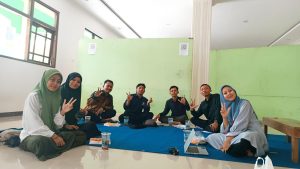 IAIKUPers- Saturday (22 June 2024) Student Senate Aspiration and Advocacy Sector (Sema) Commission C headed by Ahmad Fathoni Mahmud, carry out activities to absorb student aspirations with the Student Activity Unit (SMEs) di Aula IAI Khozinatul Ulum Blora.Disebutkan, that UKM IAI Khozinatul Ulum Blora consists of UKM Khoznaya Albana, UKM Badminton, UKM Futsal, UKM Paduan Suara (Soles), UKM Khiznaya Music. From the interests and talents of IAI Khozinatul Ulum Blora students.

"The background to this activity of absorbing student aspirations is wanting to know from UKM friends themselves and Ormawa in general what obstacles there are and their background." Fathoni said, his call.

Nevertheless, Student Senate represented by Commission C, would like to express many thanks to all SMEs who have taken the time to participate in this activity.

According to him, This aspiration absorption activity is very helpful for UKM friends. Which incidentally consists of regular and extension students.

"Because after the inauguration until now, fellow students want to develop their interests and talents but are constrained by many things, especially facilities and costs. Also the desire to advance our beloved campus" he said.

Explained, The activity which was held in the IAI Khozinatul Ulum Blora Campus Hall consisted of BPH Sema, CFutsal UKMC,Choir UKMlbana, Badminton UKM, UKM Futsal, UKM Paduan Suara, and UKM Khiznaya Music. Run orderly and smoothly.

Sema has prepared Google from and absorbs aspirations for fellow students in particular and Ormawa in general, namely UKM, HMPS, When, and bodies contained in the Ormawa Law.

Information: Yusron Ridho Nurfatoni